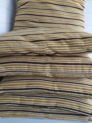 Срочно продается подушки для дивана 55/55см есть 6 шт по 400 сом