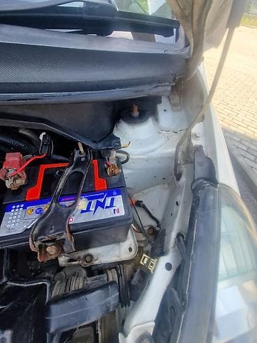 Продажа авто: Honda Fit: 2004 г., 1.3 л, Вариатор, Бензин — 8