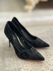 Прокат одежды: 35 размер одевали два раза покупали 5500, каблук очень устойчивый — 8