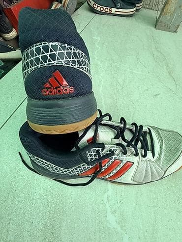 Кроссовки adidas для зала/футзала - Модель: indoor (амортизирующая