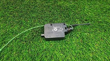 e65: Активатор замка крышки бензобака BMW E65 E66 Номер 6 923 972 Состояние — 3