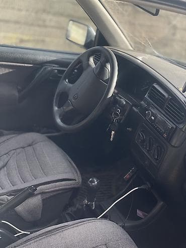 продаю вазу: Volkswagen Vento: 1993 г., 1.8 л, Механика, Газ, Седан — 2