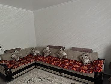 Угловой диван, C подушками