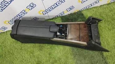 старая модель dell: Mercedes-Benz W212 E350 v-3.5 2010 год, подлокотник — 1