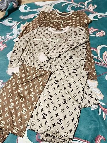 одежда для лыжи: Женские домашние комплекты ) Варианты: - Комплект из мягкого — 1