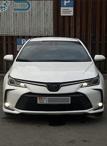 prius plus: Toyota Corolla: 2019 г., 1.8 л, Гибрид, Седан — 2