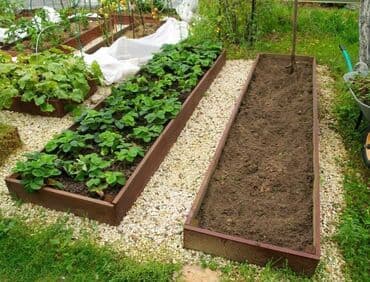 Земля с удобрениями просеяная для газона и клумб цветочных