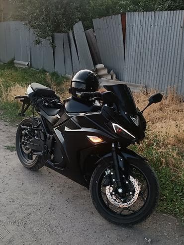 Yamaha R3 Электро-Спортбайк Черный матовый Почти новый 2025 года