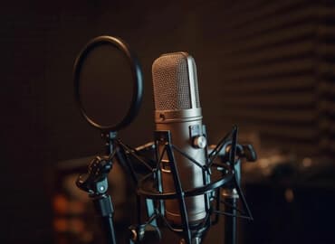 комната студия: Көңүл буруңуз 3чү ыр абсолюттук түрдө бекер жазып беребиз — 5