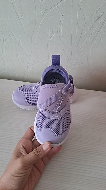 Детская обувь: Детские кроссовки Li-Ning 25 размер. новые. по стельке 15,5 см — 2