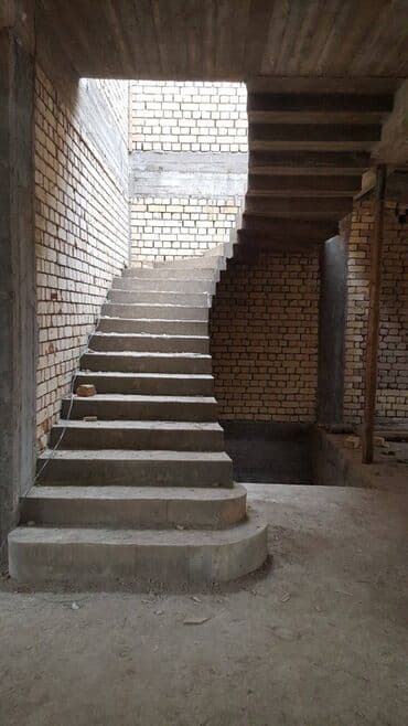 дом двух этажный: Бетон тепкичи Жеке менчик үй үчүн, Кепилдиги, Тепкичтин формасы: Көп марштуу, Стиль: Классикалык — 10