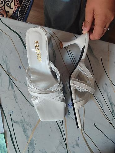 Босоножки, сандалии, шлепанцы: Босоножки, 38, Fashion, Новый, цвет - Белый, Платная доставка — 3