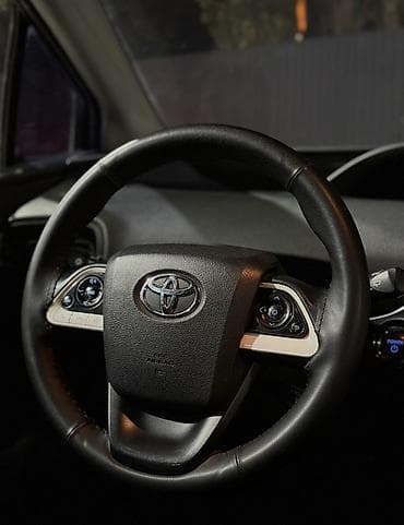 152: Toyota Prius: 2018 г., 1.8 л, Вариатор, Гибрид, Лифтбек — 8