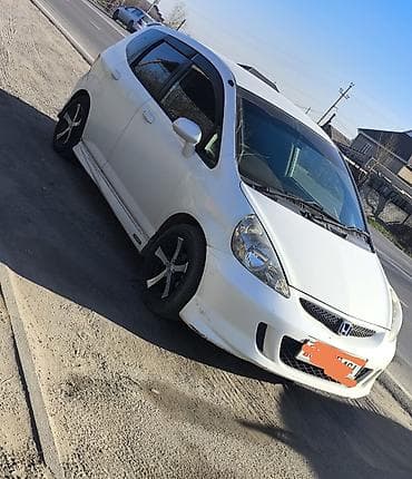 белый фит: Honda Fit: 2003 г., 1.3 л, Вариатор, Бензин, Хэтчбэк — 7