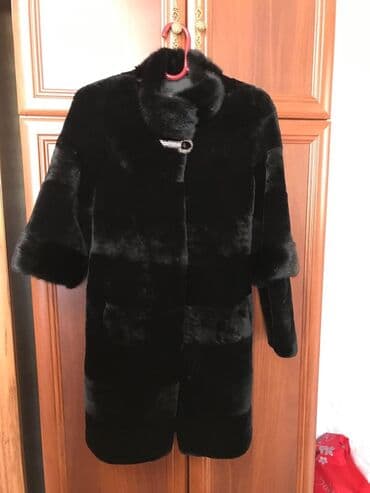 шуба кроликовая: Шуба. Мутон. Норка. Состояние идеальное. Носилась пару раз. Размер: М — 1