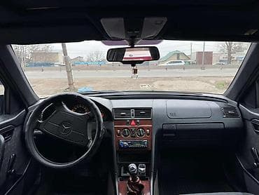 Продажа авто: Mercedes-Benz : 1995 г., 1.8 л, Механика, Бензин, Седан — 4