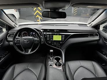 продаю тайота калдина: Toyota Camry: 2020 г., Автомат, Седан — 10