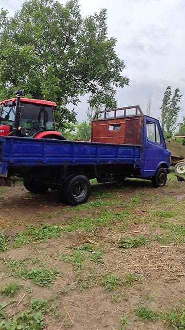 куб бетон: Грузовик, Mercedes-Benz, Стандарт, 3 т, Б/у — 2