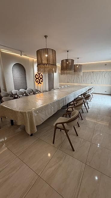 На 22-24 персон Большой обеденный/банкетный стол из массива дерева