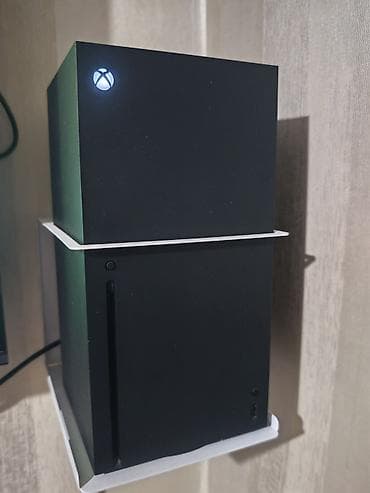 Xbox One: Продаю или меняю на ps5. Xbox series x в отличном состоянии подписка — 3