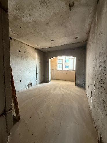 Недвижимость: 6 комнат и более, 200 м², ул. Ажыбек Баатыр 9 этаж, ПСО (под самоотделку) — 9