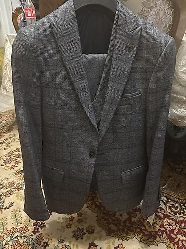 river woods: Брали на выпускной и носили всего один раз. Размер: 46 Пиджак GIANNI — 3