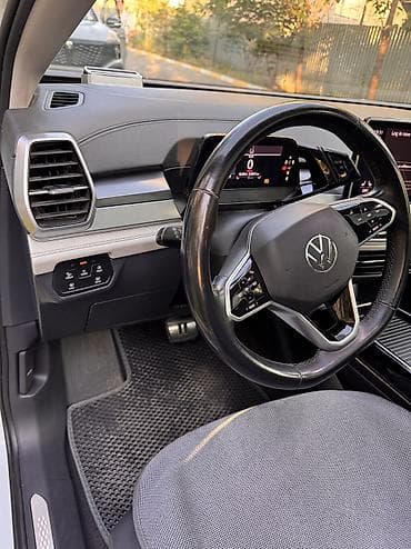 wuling mini ev: Volkswagen ID.6: 2021 г., Автомат — 8