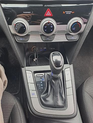 mini cuper: Hyundai Avante: 2019 г., 1.6 л, Автомат, Газ, Седан — 10