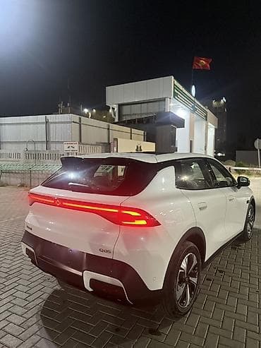 ej de: JAC : 2026 г., Электромобиль, Кроссовер — 4