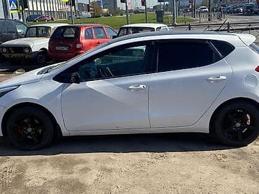 отдам в рассрочку: Kia Ceed: 2015 г., 1.6 л, Автомат, Бензин, Хэтчбэк — 2