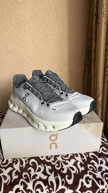 Мужские кроссовки, 40, 40.5, 41, Новый, цвет - Серый at lalafo.kg Мужские кроссовки, 40, 40.5, 41, Новый, цвет - Серый