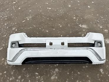 tesla 3: Бампер Toyota, Б/у, Аналог — 1