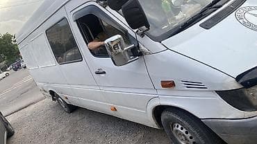 поворотник на спринтер: Mercedes-Benz Sprinter — грузовой фургон белого цвета с высокой крышей — 2