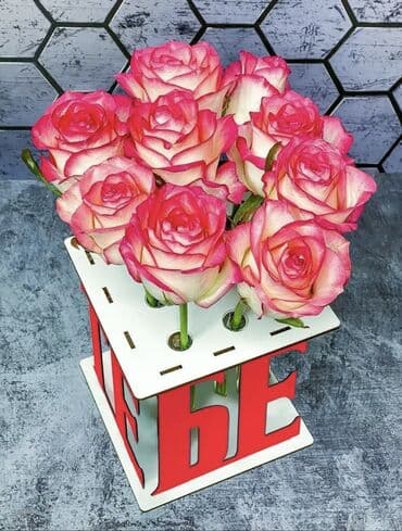 искусственные цветы бишкек: Подарочная ваза с колбами Надписи: Тебе/ Маме • Деревянная подставка — 3