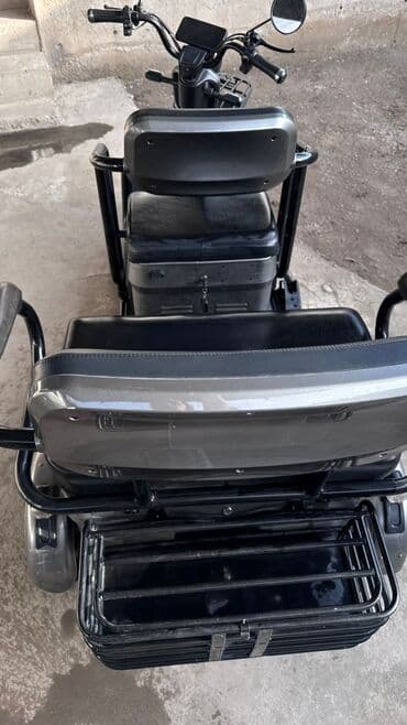 матор кайык: Электрический трицикл BOBO с двумя рядами сидений Описание: - — 5