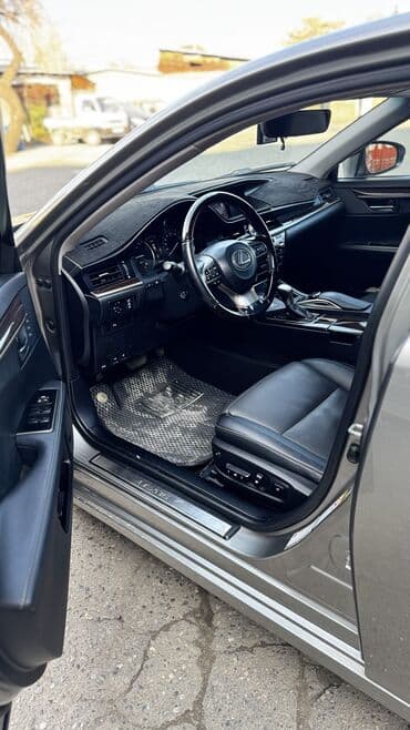 kiv k5: Lexus ES: 2016 г., 2.5 л, Гибрид — 7