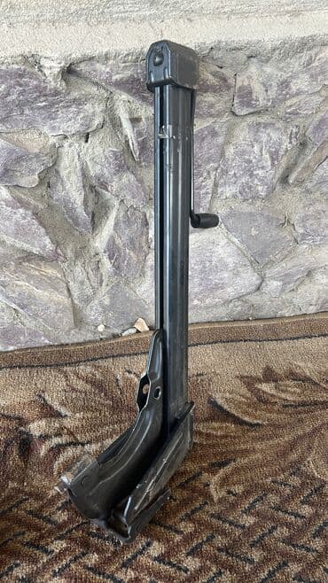 реечный домкрат: Оригинальные инструменты для БМВ Е34. В комплекте штатный домкрат — 3