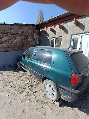 Volkswagen Golf: 1995 г., 1.6 л, Механика, Бензин, Хэтчбэк