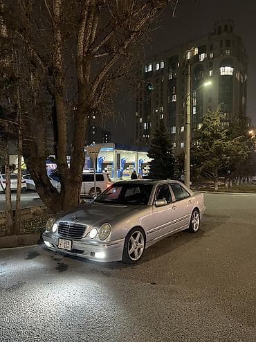 Mercedes-Benz E-Class: 2001 г., 4.3 л, Автомат, Бензин, Седан