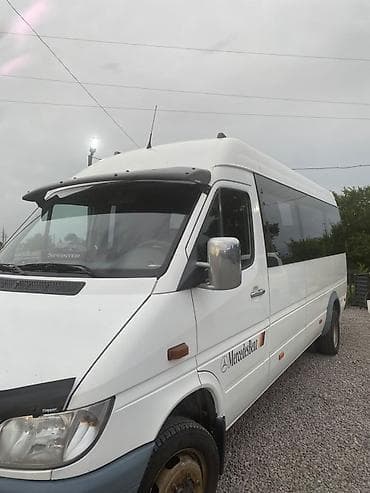 жилет мужская: Mercedes-Benz Sprinter — длиннобазный пассажирский микроавтобус белого — 4