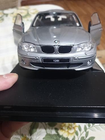 Коллекционная масштабная модель BMW 120i (Welly) - Металлический