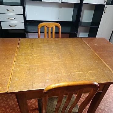 Стол раскладной. 1,80-90, высота 80см. 2 стульями