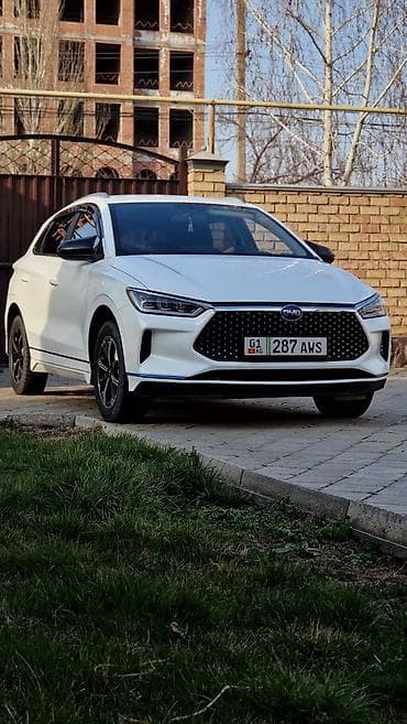 BYD E2: 2021 г., Электромобиль, Хэтчбэк — 3