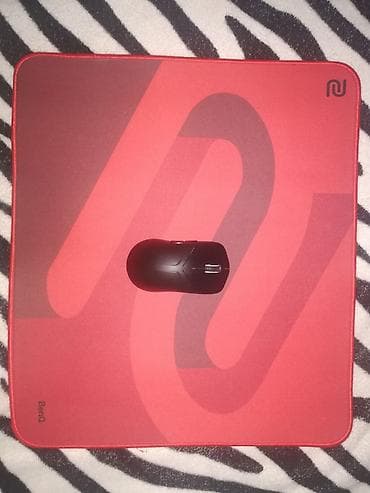 Продаю коврик Benq не оригинальный и мышку lenovo legion m6x pro, мышь