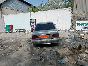 Mercedes-Benz E-Class: 2000 г., 3.2 л, Автомат, Бензин, Седан