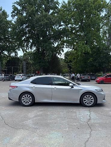 Транспорт: Toyota Camry: 2018 г., 2.5 л, Вариатор, Гибрид, Седан — 4