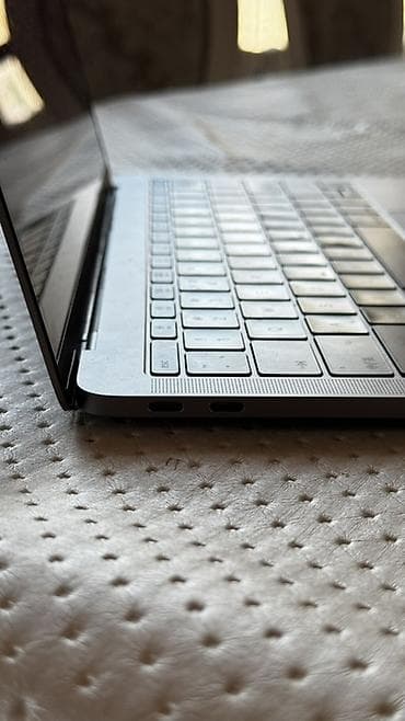 iphone 16 pro max: Apple MacBook Pro 13" (серый космос) - i5, intel iris 640 - Экран — 3