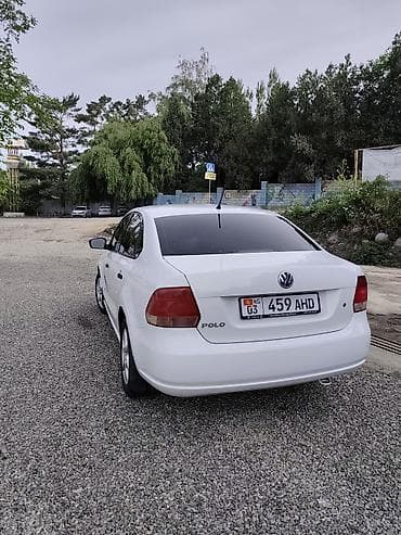 кормушки для животных: Volkswagen Polo: 2014 г., 1.6 л, Механика, Бензин, Седан — 7