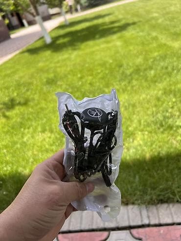 VR очки: EACHINE EV800 — FPV-очки с приемником 5.8 ГГц
Состояние новое — 7