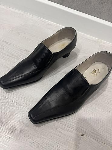 женские оксфорды: Классические женские туфли-лоферы на невысоком каблуке. - Цвет — 5